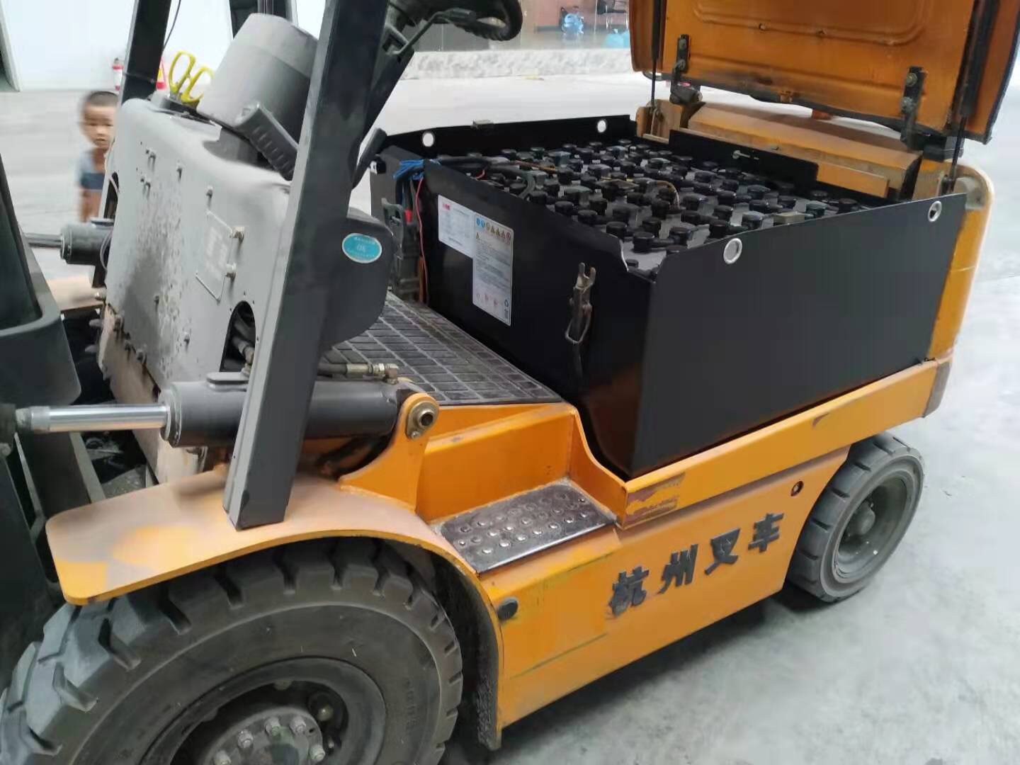 杭州叉車CPD15J更換叉車電池48V-6PZB420惠州某物流公司